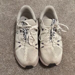 On Running Women's Cloudsurfers